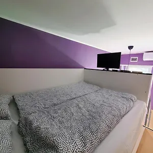  Apartman Klauzal Party